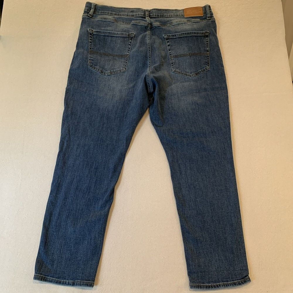 LUCKY BRAND 40x30 Men's Medium Wash 410 STRAIGHT Leg Jeans EXCELLENT ~ Fast Ship - Picture 8 of 9